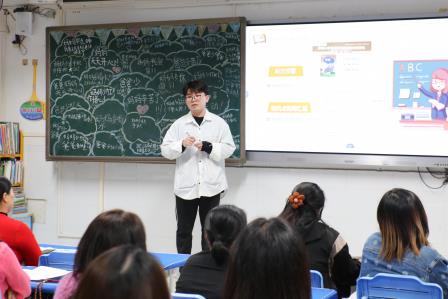 同心·同育·同行 ——罗湖小学顺利举办二至六年级家长会