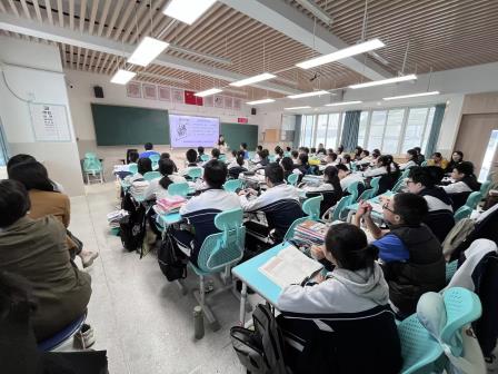 联谊共研：人大附中深圳学校到桂园中学开展教育交流