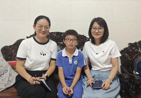 深入家庭传温情，共筑教育关怀网 ——深圳市景贝小学开展党员教师家访活动