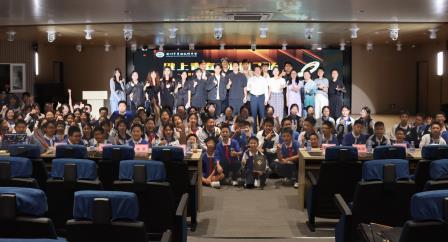键上青春，乐韵飞扬——深圳市翠园文锦中学“高雅艺术进校园”电子键盘艺术鉴赏活动