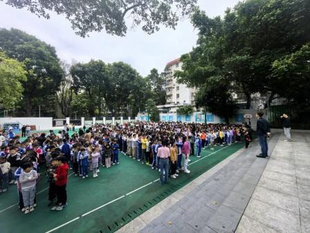 深圳市怡景小学开展2024年秋季消防逃生演练暨反诈宣传教育