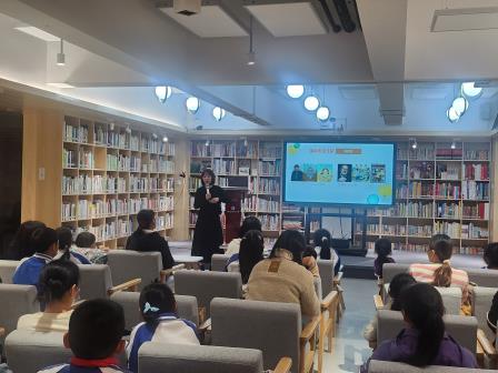 翠北实验小学第113期父母夜校成功举办：《小绘本里的养育大智慧》