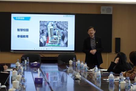 成都金牛区科研骨干团队来到深圳市布心小学考察交流