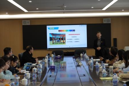 成都金牛区科研骨干团队来到深圳市布心小学考察交流