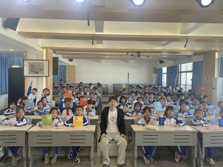 作家校园行，书香润童心 ——深圳市靖轩小学开展“作家进校园”活动