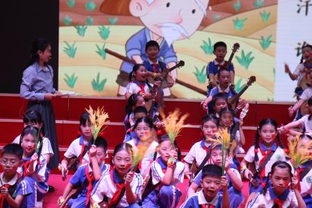 逐梦新时代    “艺”起向未来 ——深圳市向西小学开展“童心筑梦·喜迎华诞”班级合唱比赛