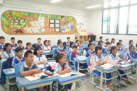 书香滋养心灵，阅读引领成长之路 ——深圳市翠北实验小学第10周主题班会