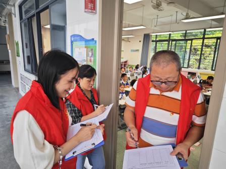 深圳市仙桐实验小学开展党员教师先锋示范岗巡查课后服务活动