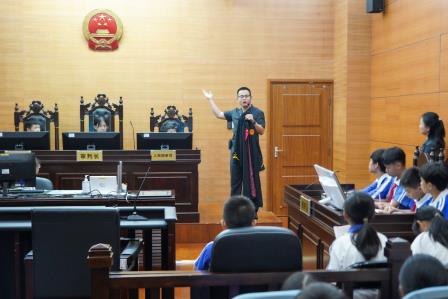 深化法治教育，共创法治社会——深圳市靖轩小学联合罗湖区人民法院开展法治教育研学活动