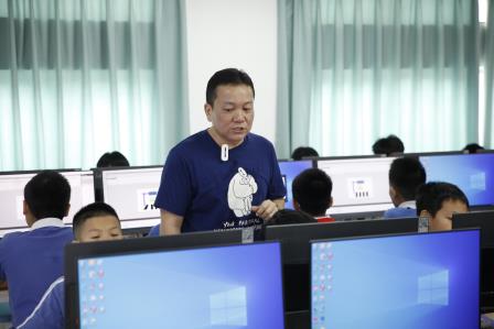 专家引路明方向 教研赋能促成长 ——罗湖区教科院“百人听千课”活动走进东昌小学