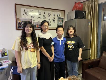 百名党员带头搭建家校“心桥” 千份关爱交融滋养民生“心田” ——深圳市松泉实验学校党总支开展“千名党员访万家”主题活动