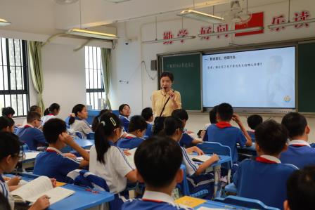 罗湖区“百人听千课”活动走进锦田小学，教学质量获高度评价