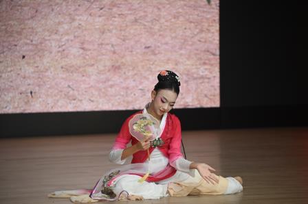 国风街舞、飞花令、朗诵吟唱、快闪.....穿越古今的文化盛宴轮番上演 ——桂园中学第八届国语文化节精彩回顾~