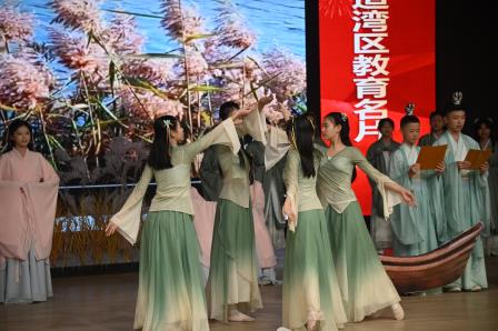 国风街舞、飞花令、朗诵吟唱、快闪.....穿越古今的文化盛宴轮番上演 ——桂园中学第八届国语文化节精彩回顾~