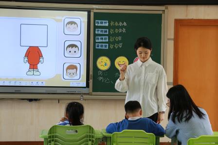 悦纳差异，成全成长——深圳市笋岗小学举行新老师汇报课融合教育活动
