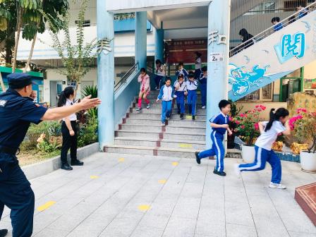 深圳市翠竹教育集团滨河小学举行安全应急疏散演练活动