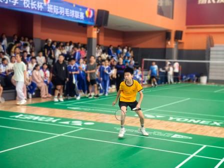 深圳市怡景小学开展“校长杯”班际羽毛球联赛