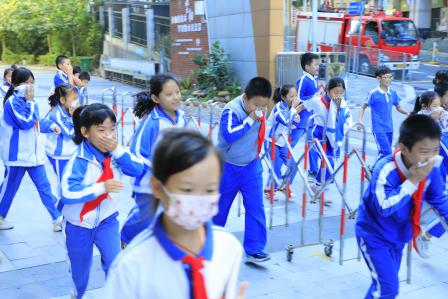 应急演练始于心，防患未然始于行 ——深圳市仙桐实验小学开展消防应急疏散演练活动