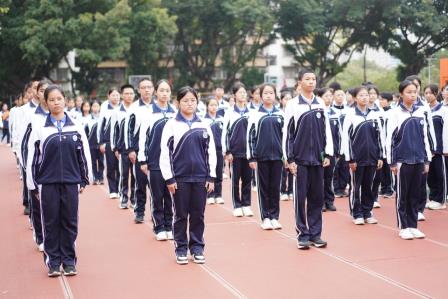 “青春心向党，挺膺勇担当”——深圳市罗湖实验学校2024至2025学年度第一学期新团员入团仪式圆满举行