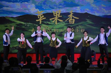 继往开来逐光行，赓续荣耀顶峰见 ——翠园东晓中学教育教学成果发布会暨初三工作会隆重举行
