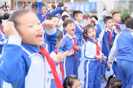 运动强体魄，自在乐童年——深圳市莲南教育集团安芳小学第十三届秋季运动会圆满举行