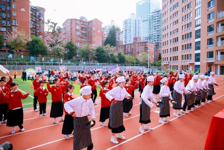 城景巡回谱绚丽华章 强体奋进铸松泉辉煌 ——深圳市松泉实验学校隆重举行第二十三届体育文化节开幕式