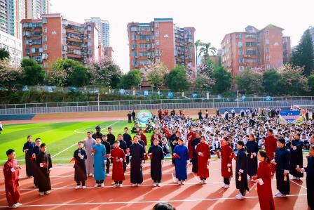 城景巡回谱绚丽华章 强体奋进铸松泉辉煌 ——深圳市松泉实验学校隆重举行第二十三届体育文化节开幕式