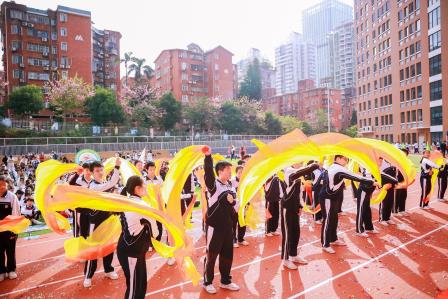 城景巡回谱绚丽华章 强体奋进铸松泉辉煌 ——深圳市松泉实验学校隆重举行第二十三届体育文化节开幕式