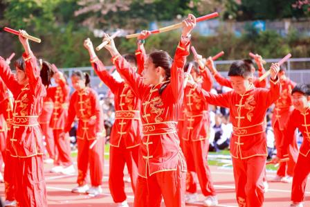 城景巡回谱绚丽华章 强体奋进铸松泉辉煌 ——深圳市松泉实验学校隆重举行第二十三届体育文化节开幕式