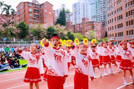 城景巡回谱绚丽华章 强体奋进铸松泉辉煌 ——深圳市松泉实验学校隆重举行第二十三届体育文化节开幕式