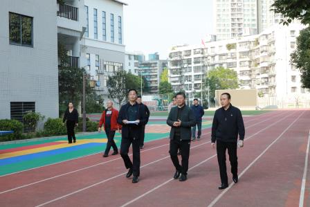 高延勇局长深入校园，双休不休保安全  