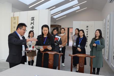 【外向融合】区文体局马瑛局长一行莅临罗湖外语小学调研校馆合作项目