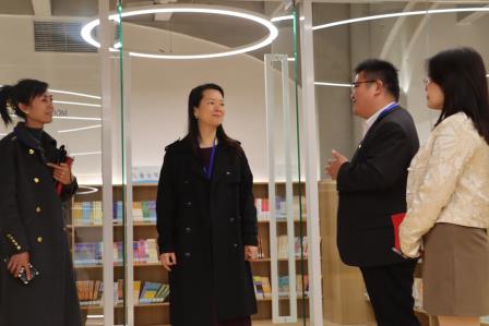 【外向融合】区文体局马瑛局长一行莅临罗湖外语小学调研校馆合作项目