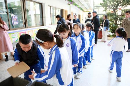 常规有序，从“一”开始——深圳市莲南教育集团安芳小学开展一年级学生常规展示活动