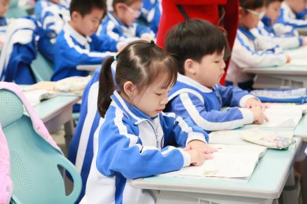 常规有序，从“一”开始——深圳市莲南教育集团安芳小学开展一年级学生常规展示活动