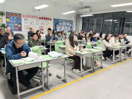 真诚沟通 携手育人——湖贝小学成功举办秋季家长会