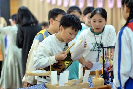 寻药香古韵，启文化新程——深圳市东晓小学药用植物社团项目式学习成果展暨草药游园会成功举办