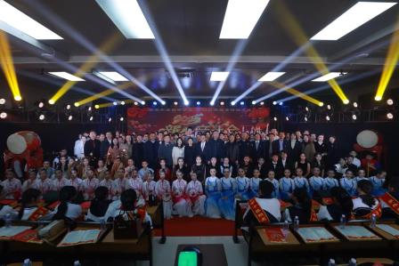 青春旋律，奏响新年乐章 ——罗外初中2025新年音乐会圆满举办