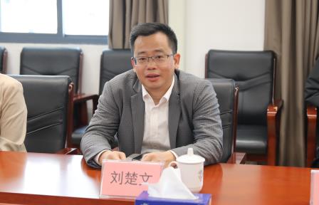 罗湖区副区长刘楚文带队调研罗湖教科院附属学校