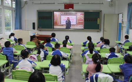 泳坛双子星的成长与荣耀 ——南湖小学开展校长课堂第十七讲