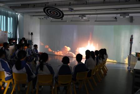“技术与空间双新，助力实现火箭梦”——螺岭科学老师在融智课堂开展放飞火箭科学课