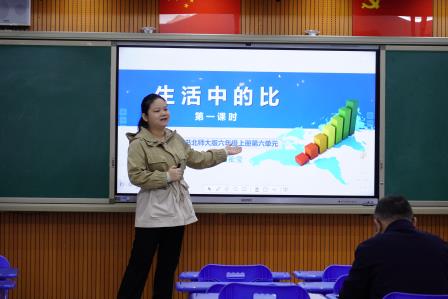 以教促研，以研促进 ——凤光小学举办第二十四届“凤凰杯”教学展示活动