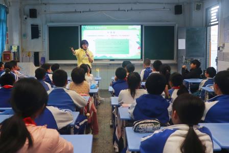 知性成长  笑迎青春——深圳市东晓小学青春期知识系列讲座圆满结束