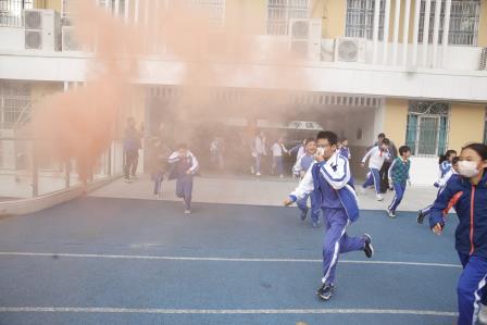 敬畏自然 防震减灾 ——东昌小学开展防震减灾疏散演练