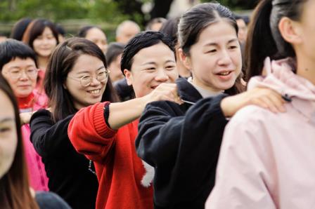 翠茵学校教职工运动会精彩纷呈，团队协作展现教育新风貌