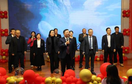 深圳市罗湖区滨河实验中学教职工庆元旦•迎新年活动圆满举行｜四秩春秋韵盈天，滨实欢聚迎新年