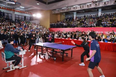 深圳北理莫斯科大学附属布心中学乒乓球队受邀参加“场馆里的思政课”之深大乒超明星队员助力青少年成长活动