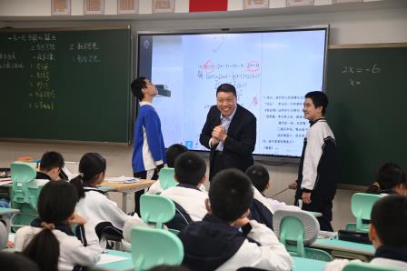 全国名师公开课，引领桂园中学新质课堂新风尚