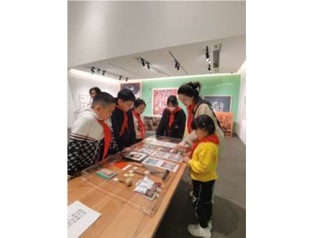诗韵传情，艺启未来——罗湖小学“蕾蕾锋锋”开展诗文朗诵研学活动