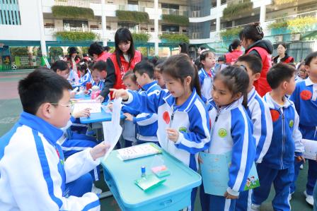 智趣交融，点亮成长新篇——深圳市锦田小学圆满举办一二年级期末学科素养嘉年华活动